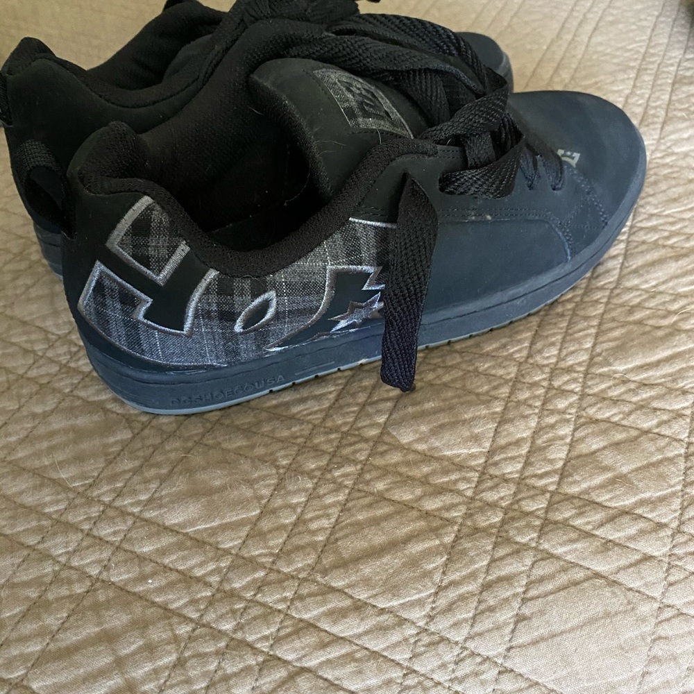 DC shoes